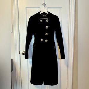 Long raincoat Burberry. Size 6. Dark blue colour.